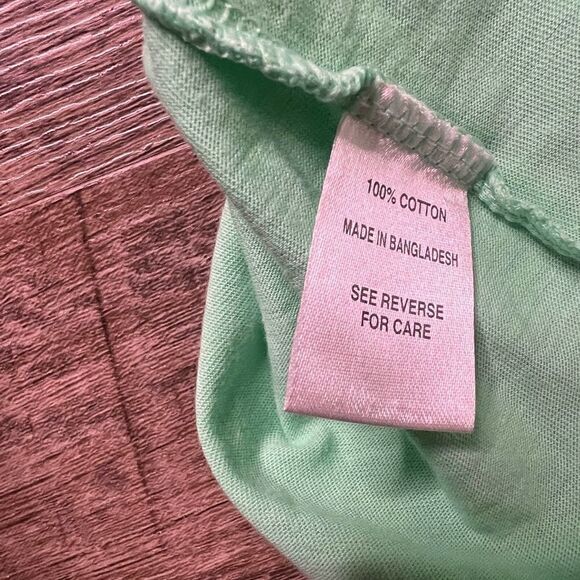 Kiwi Fresh Christmas Margaritas and Mistletoe Top-Size Medium Petite - Picture 4 of 5